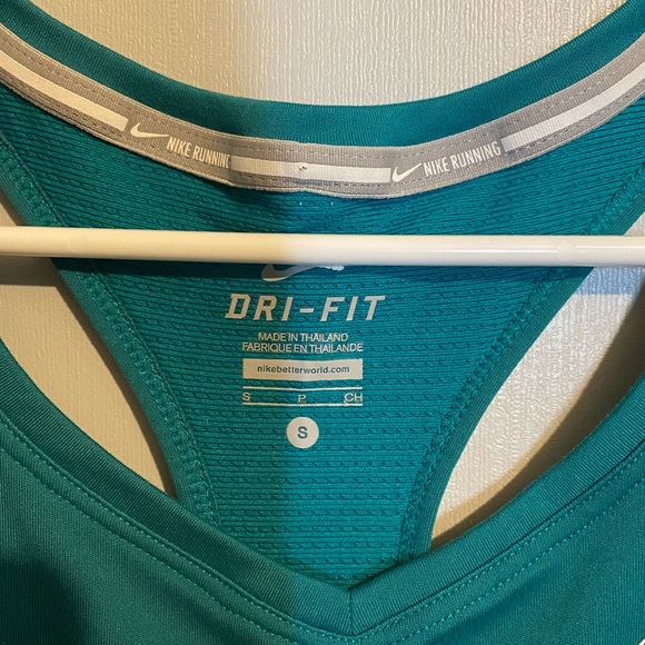 Nike tank top bundle - Picture 3 of 6